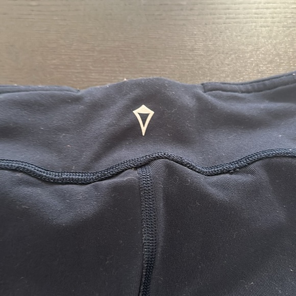 Ivivva girls, reversible, navy leggings, same print on both sides just navy. - Picture 3 of 7